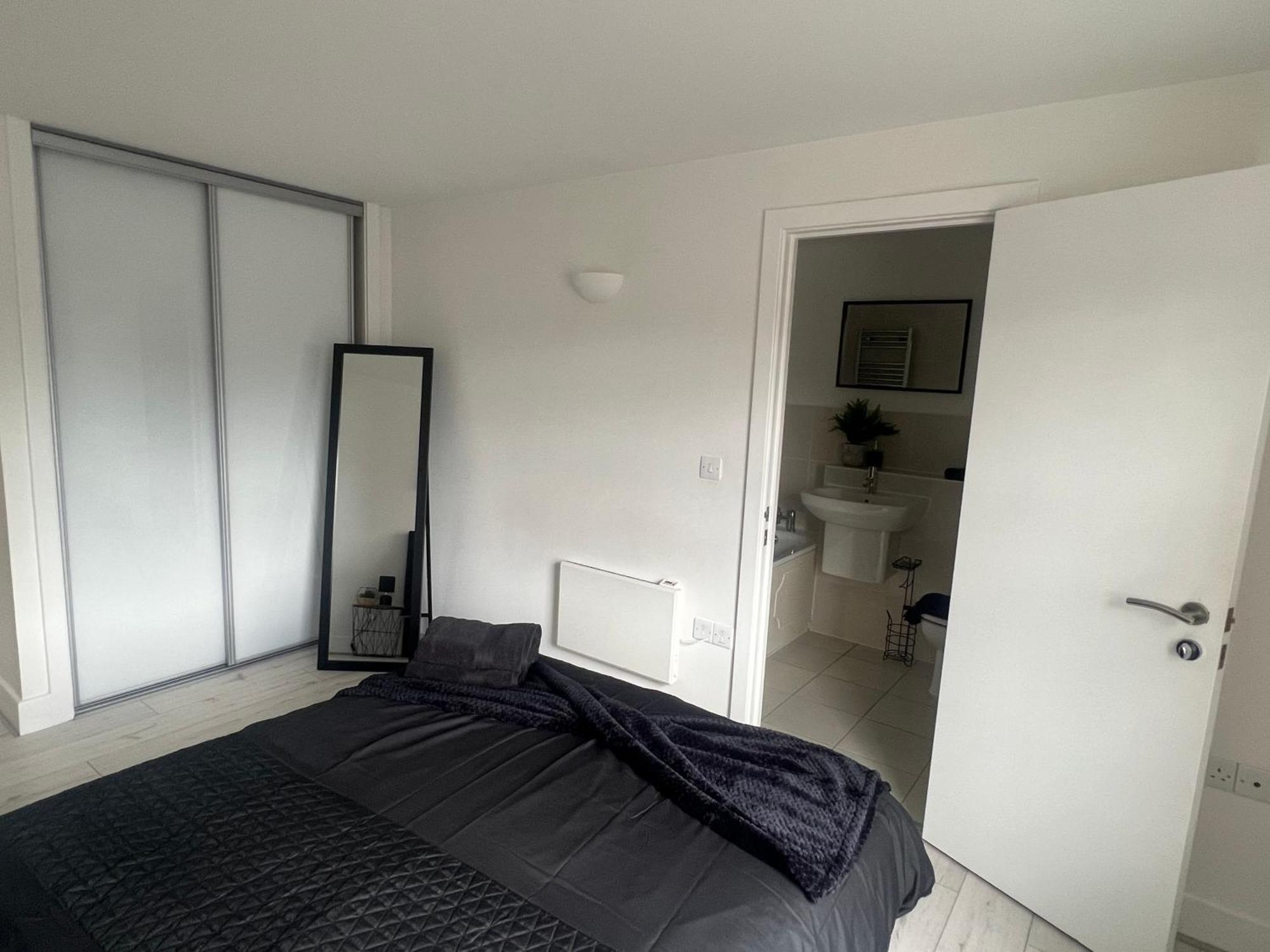Broadway'S Canterbury City Escape Экстерьер фото