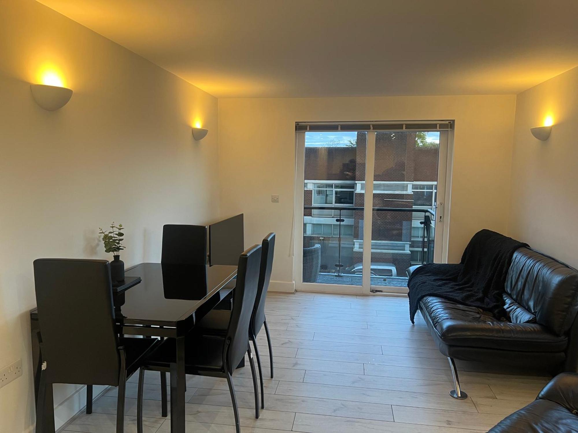 Broadway'S Canterbury City Escape Экстерьер фото