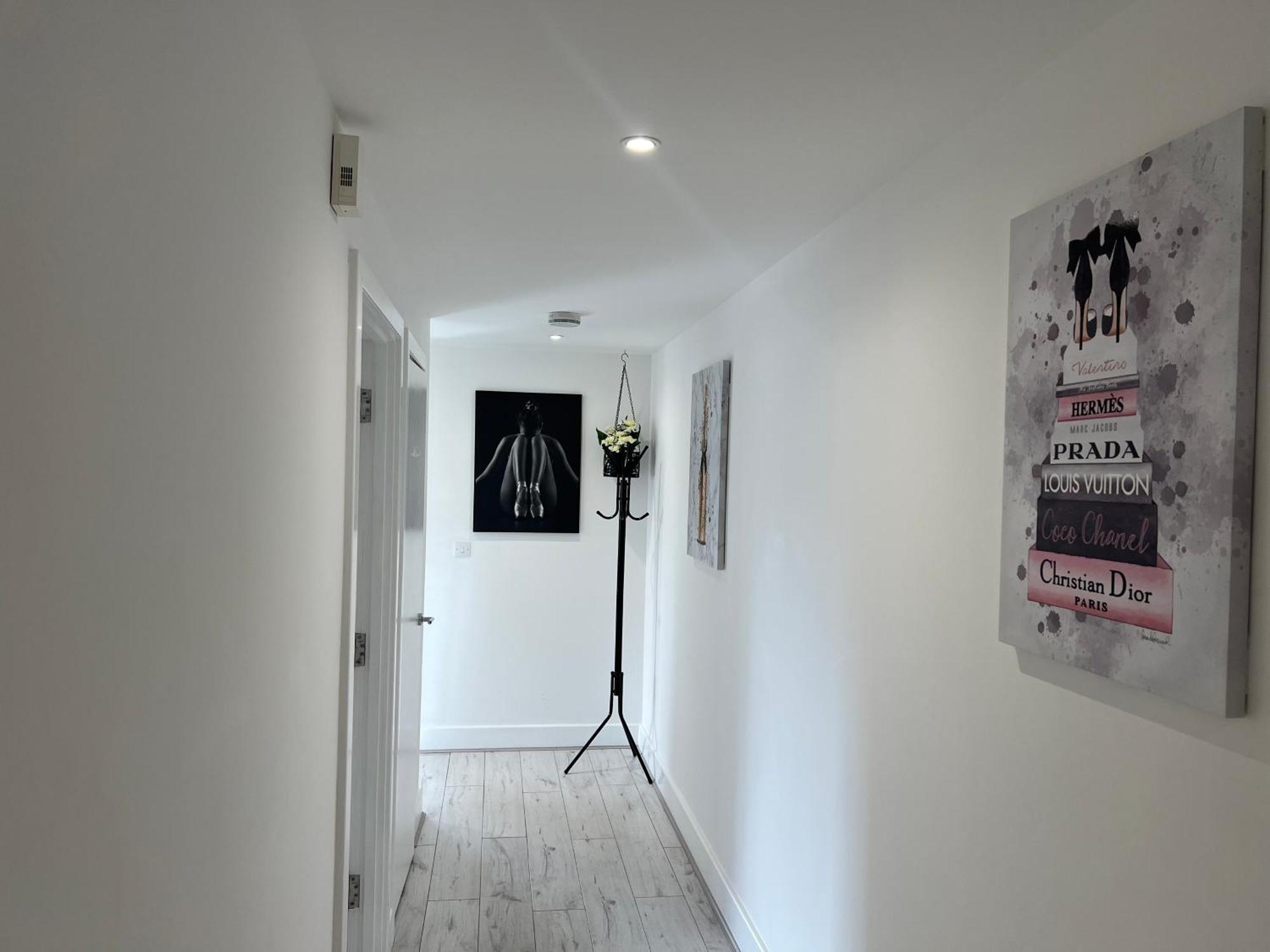 Broadway'S Canterbury City Escape Экстерьер фото